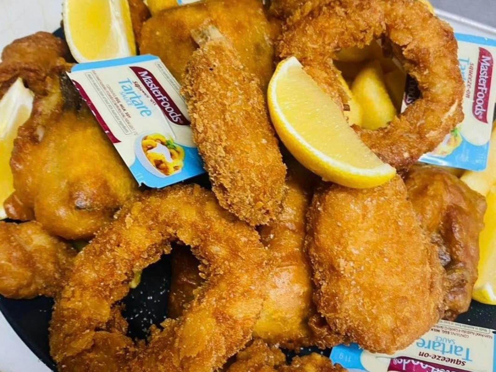 Calamari, chips, lemon & tartare