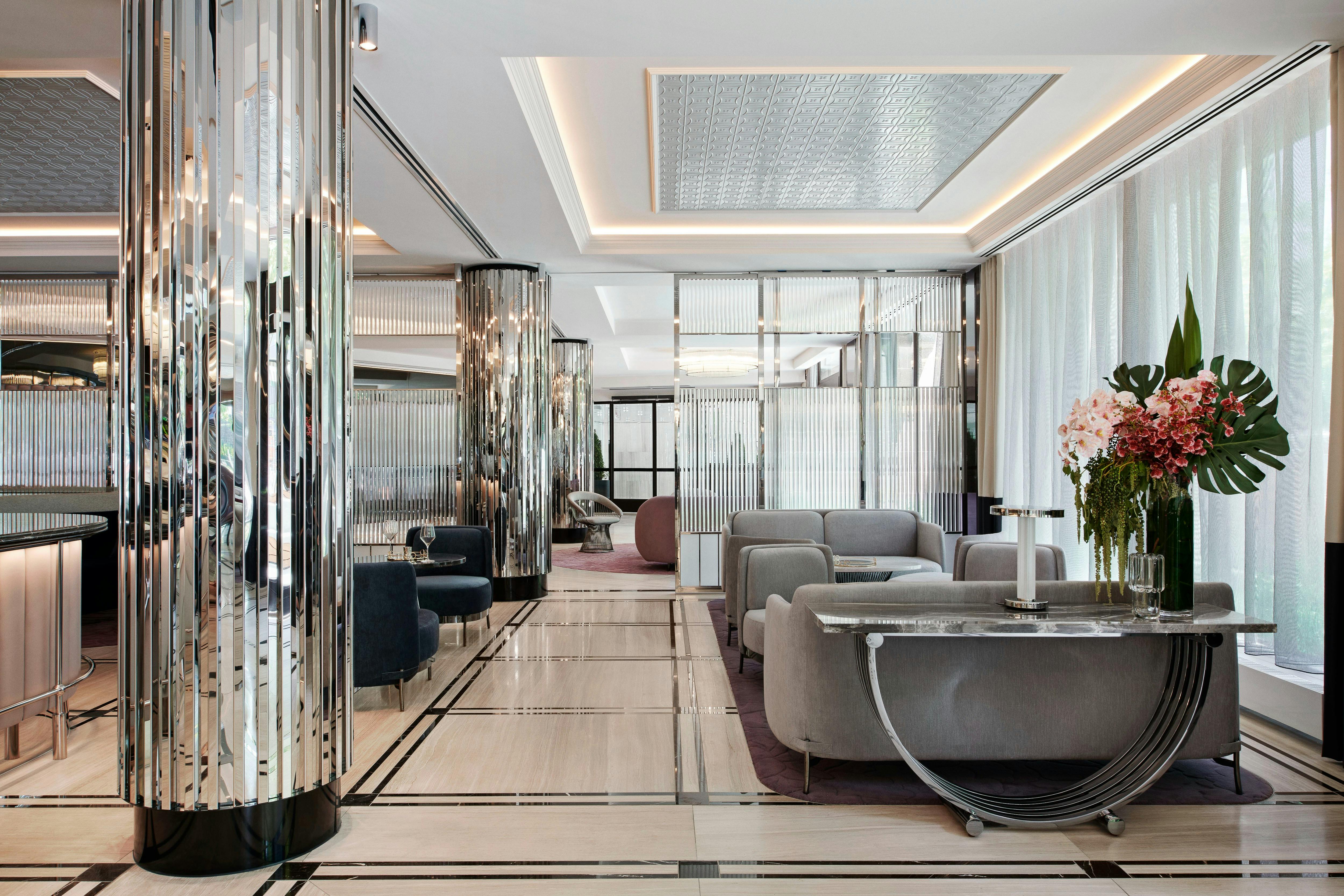 The Royce - Showroom Bar, lounge