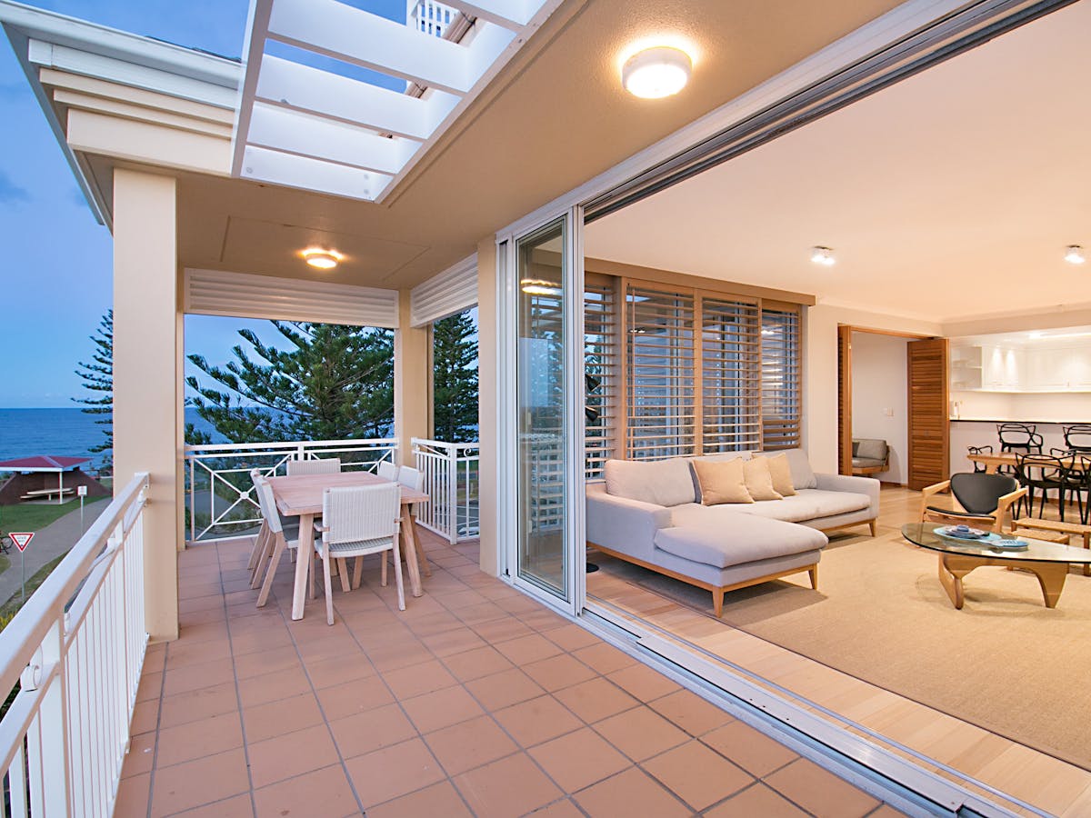 balcony
