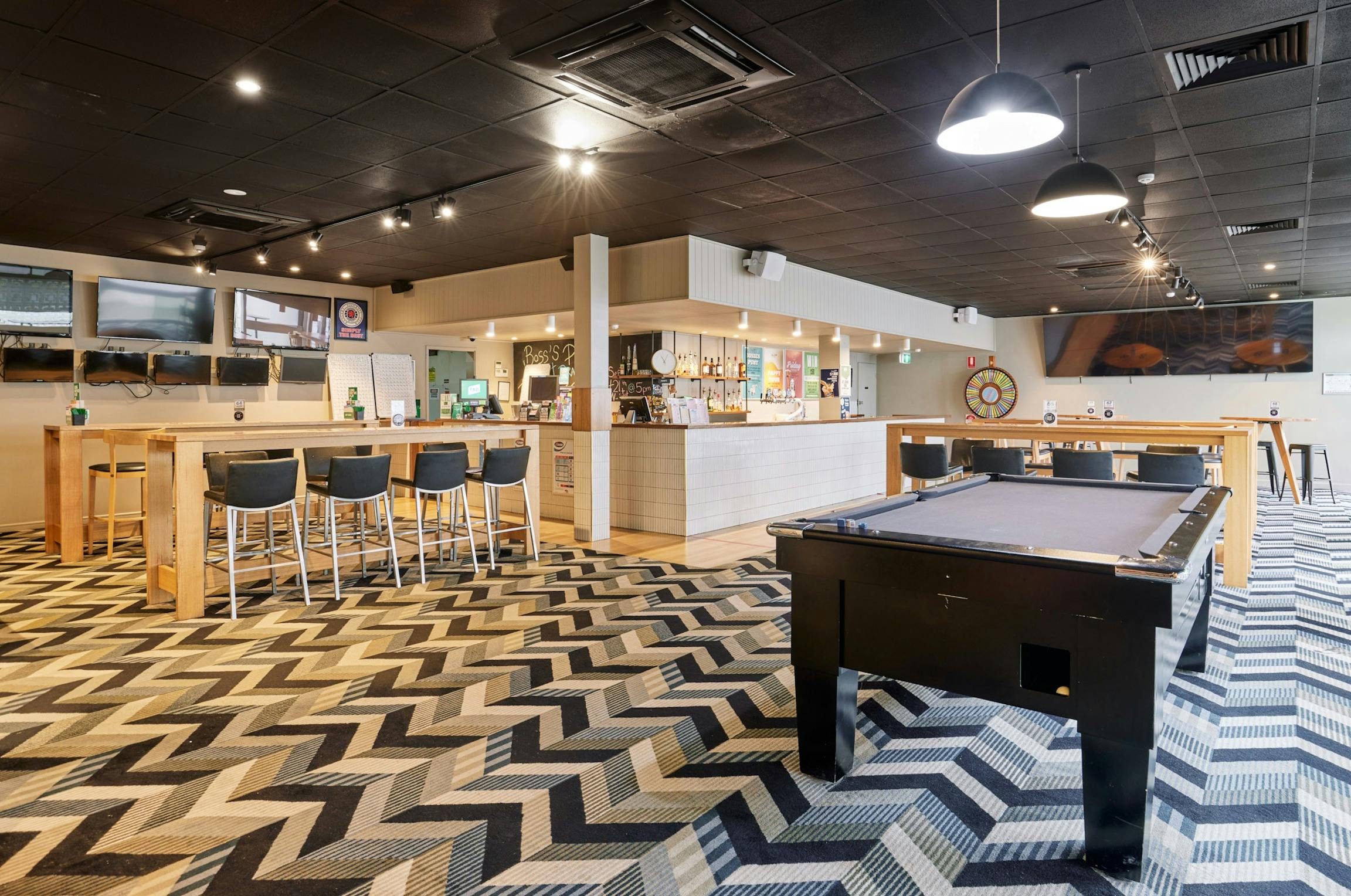 The Brahma Lodge Hotel - Sports Bar