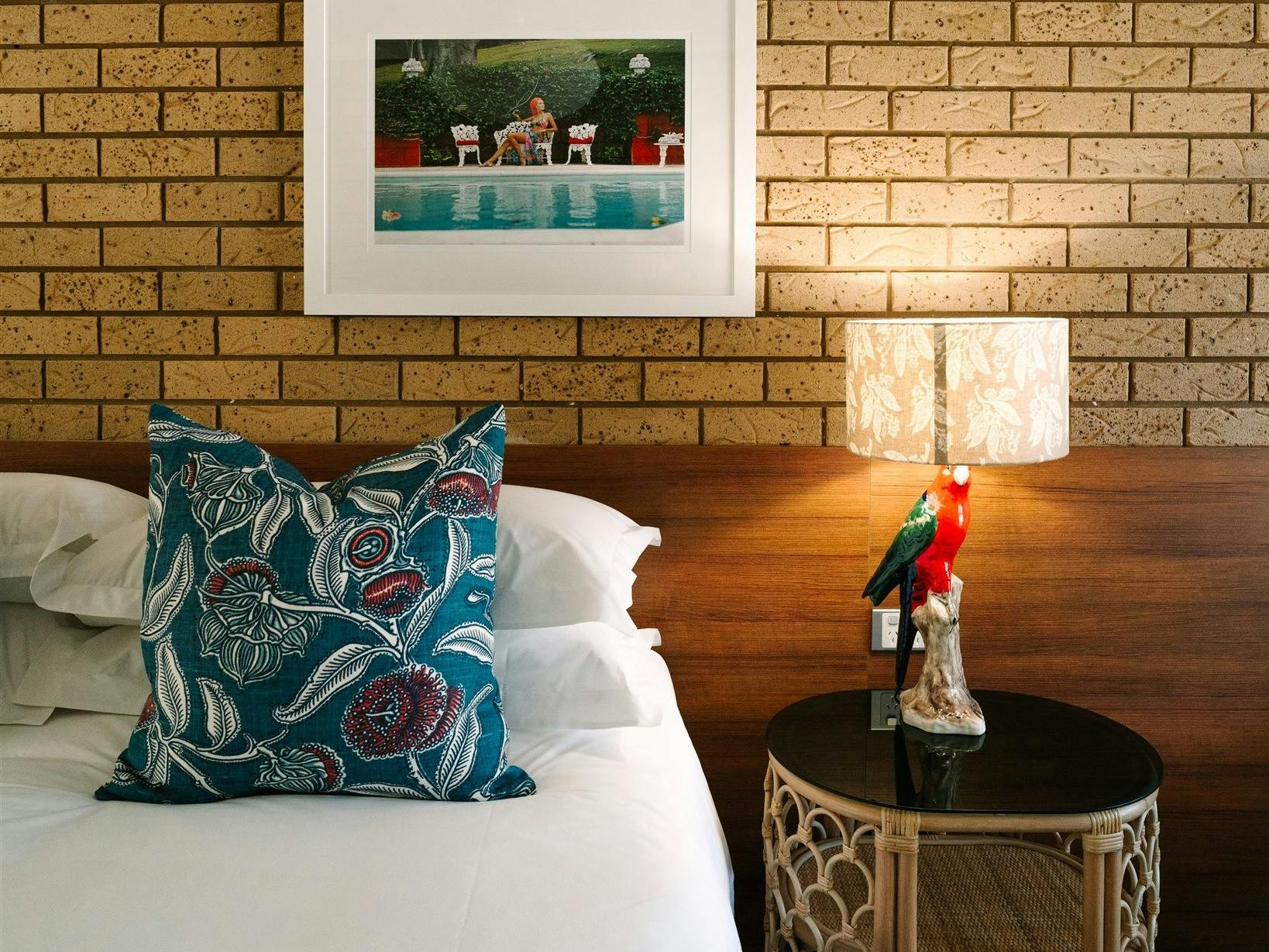 Bright Hotel