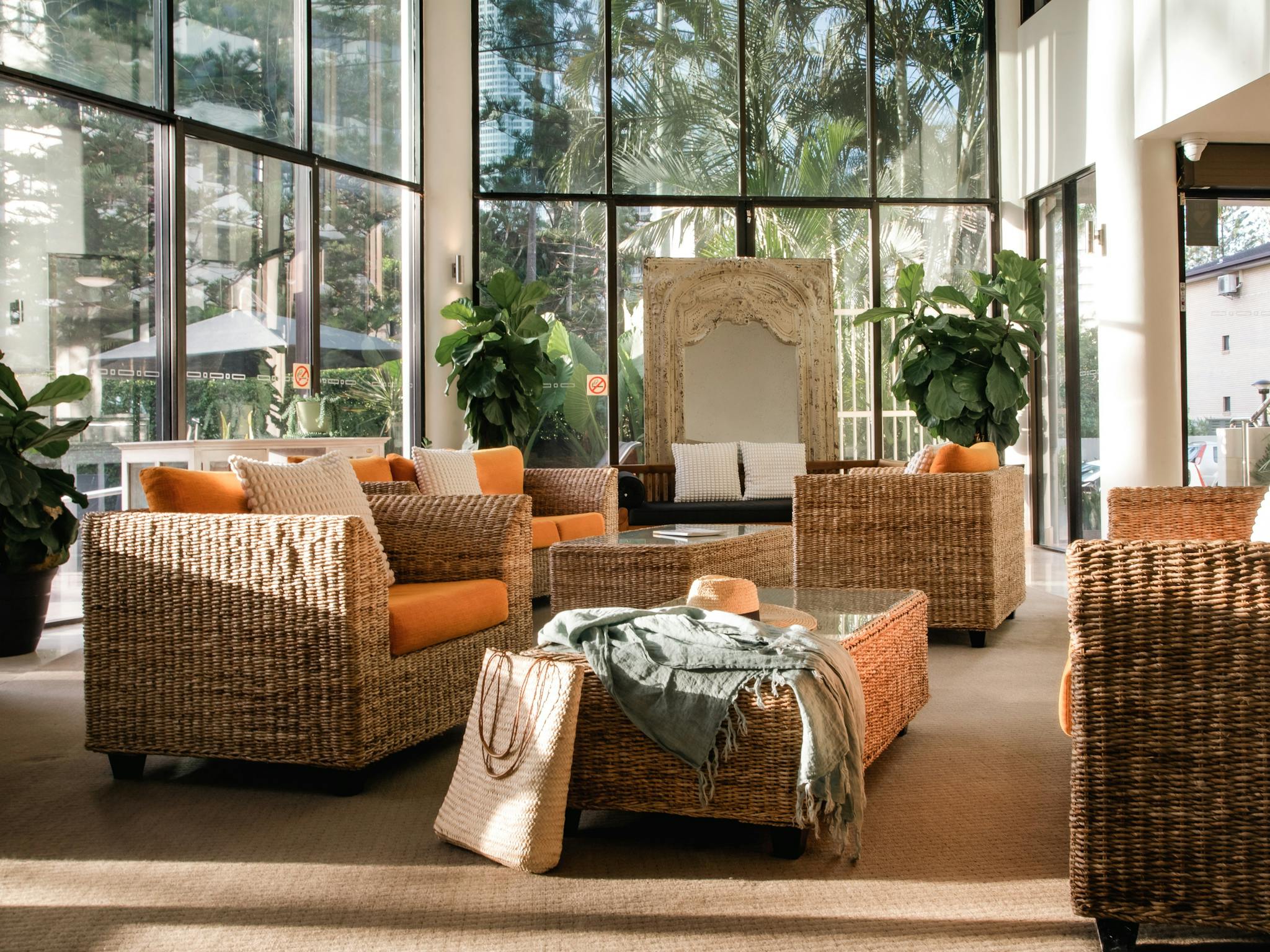 The Regent Holiday Apartments foyer lounge The Regent Holiday Apartments foyer lounge