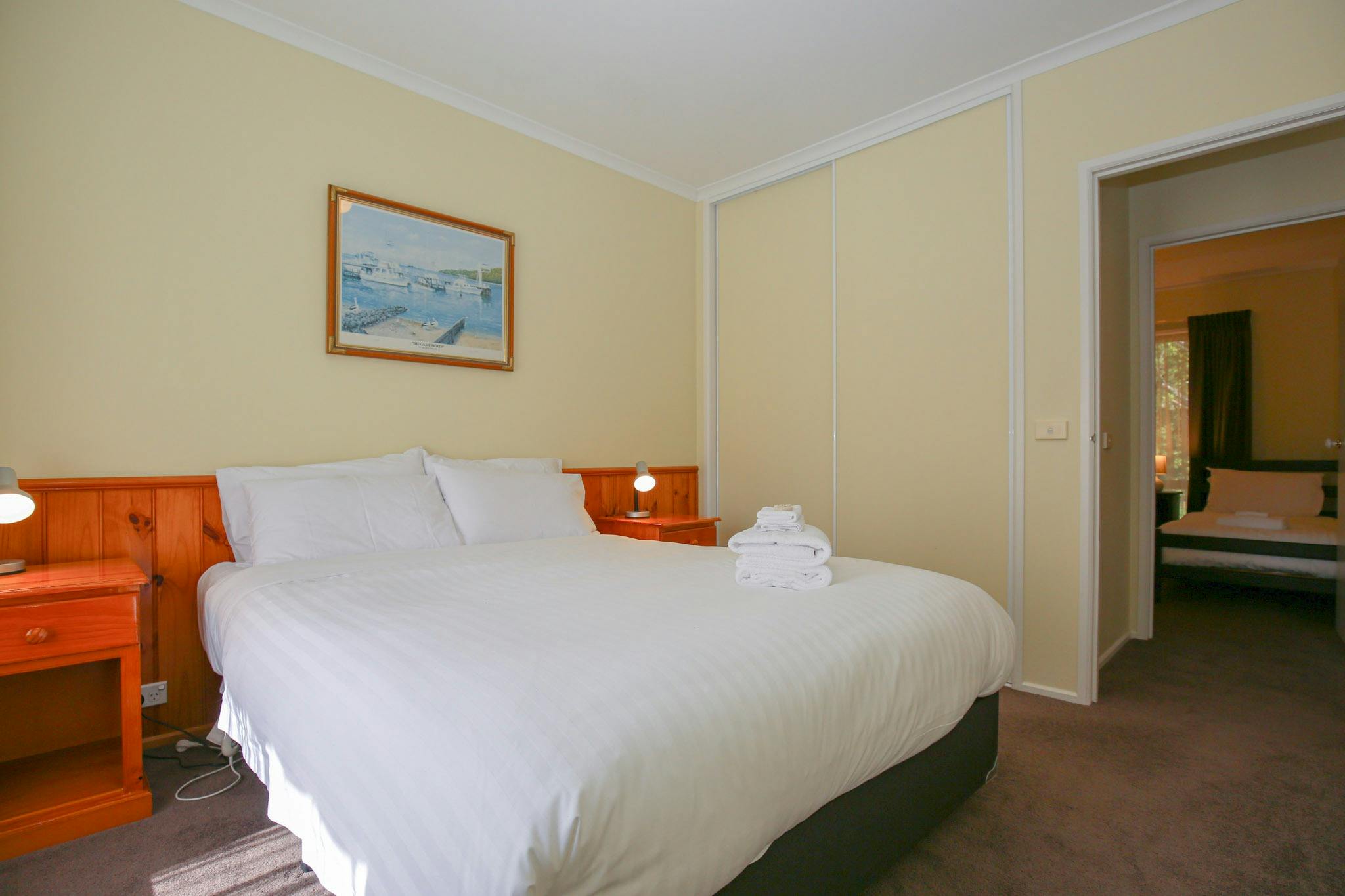 Queen room at Silver Birches Unit 10