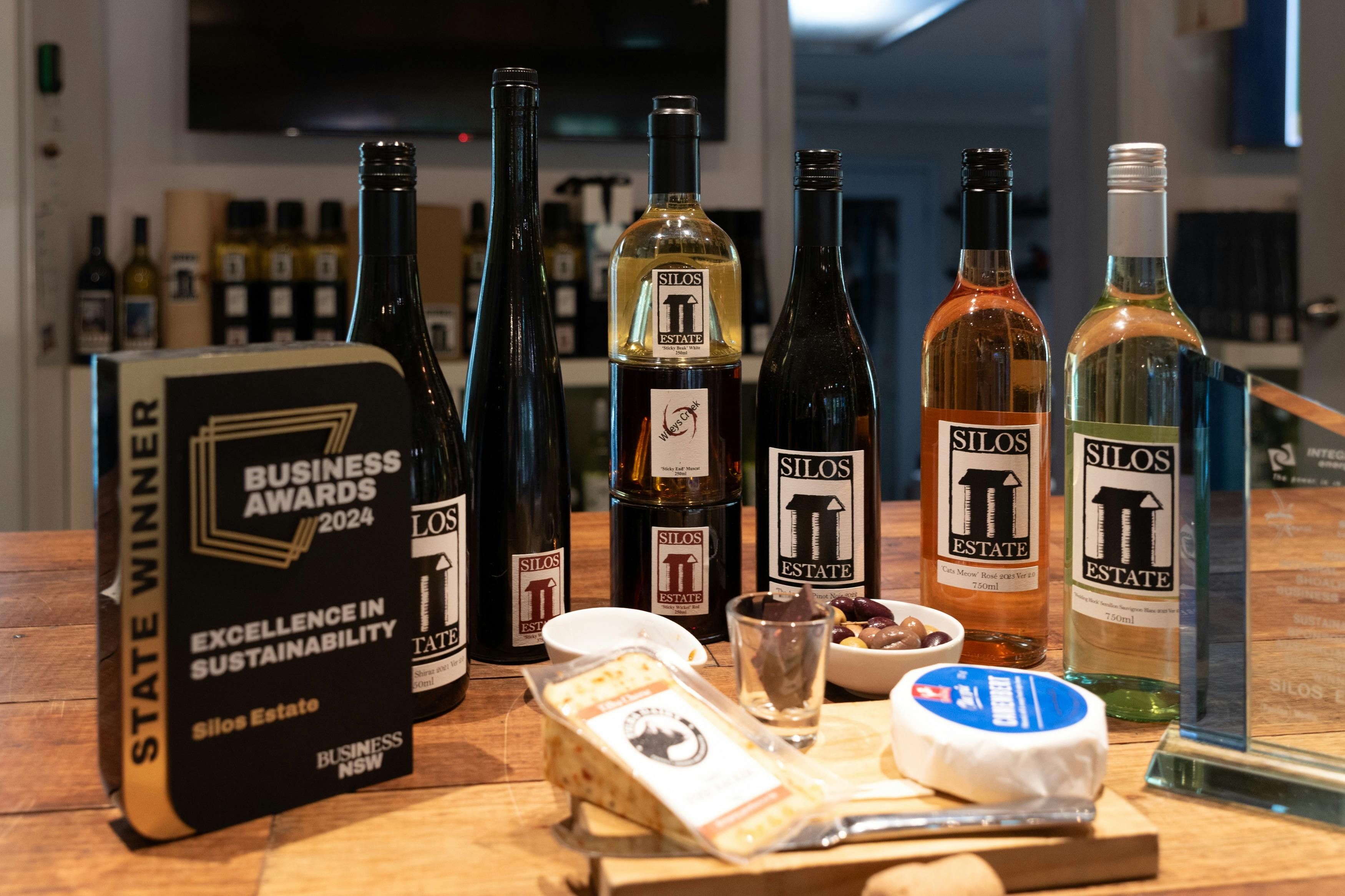 베리 와이너리에서 엄선된 와인과 지역 농산물