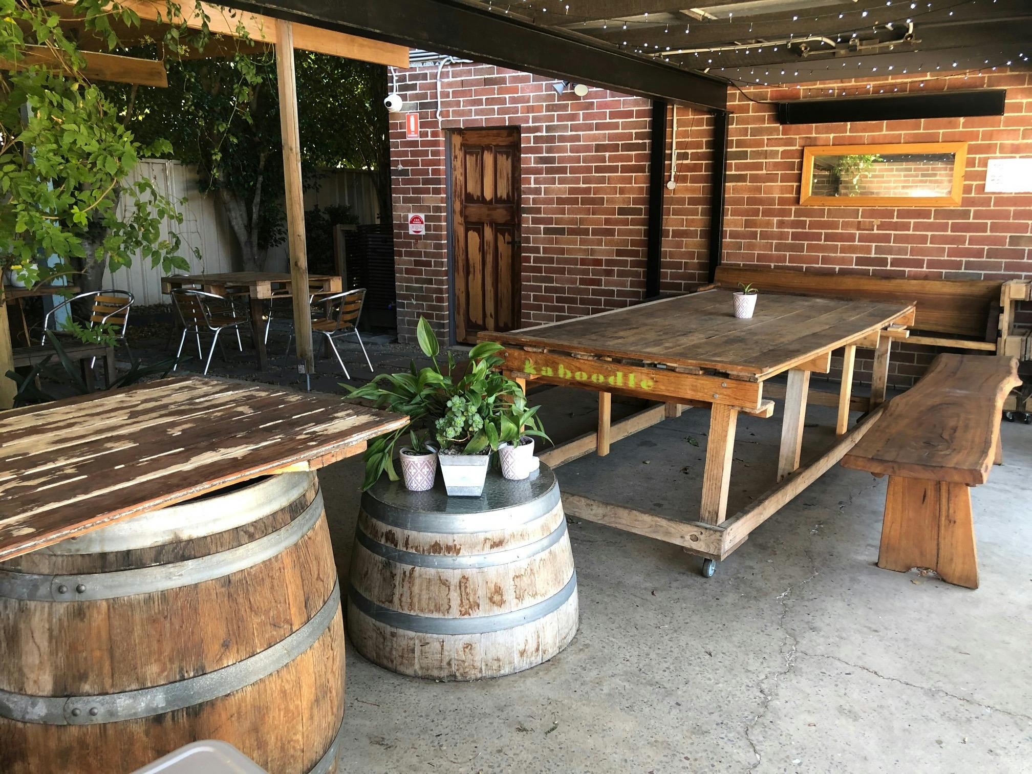 普萊森威河旅館