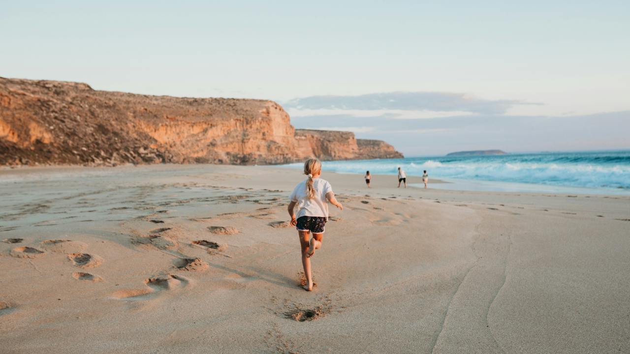 Ethel Beach - Dhilba Guuranda-Innes National Park