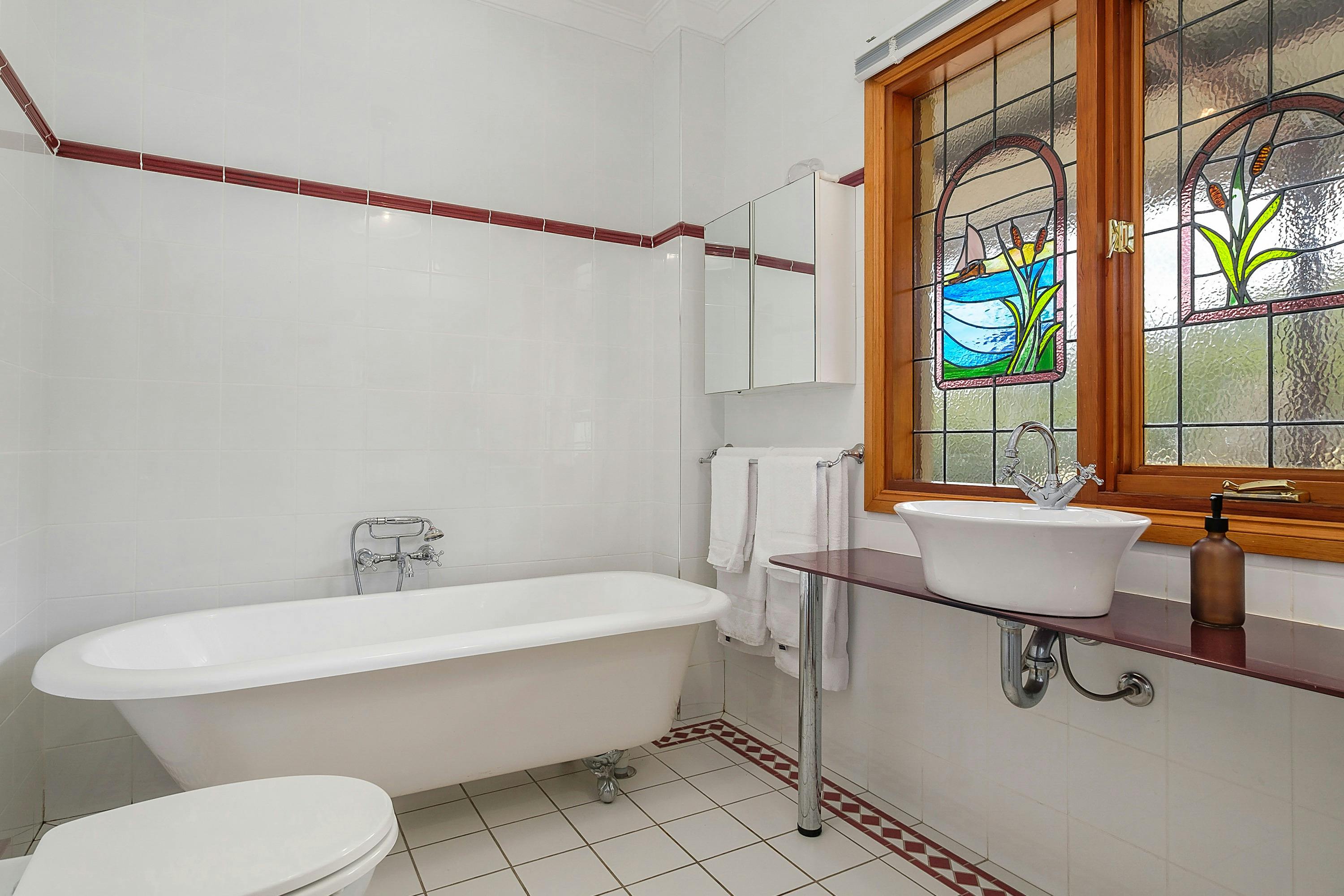 Manfield Country Bruny Island- Bathroom 1