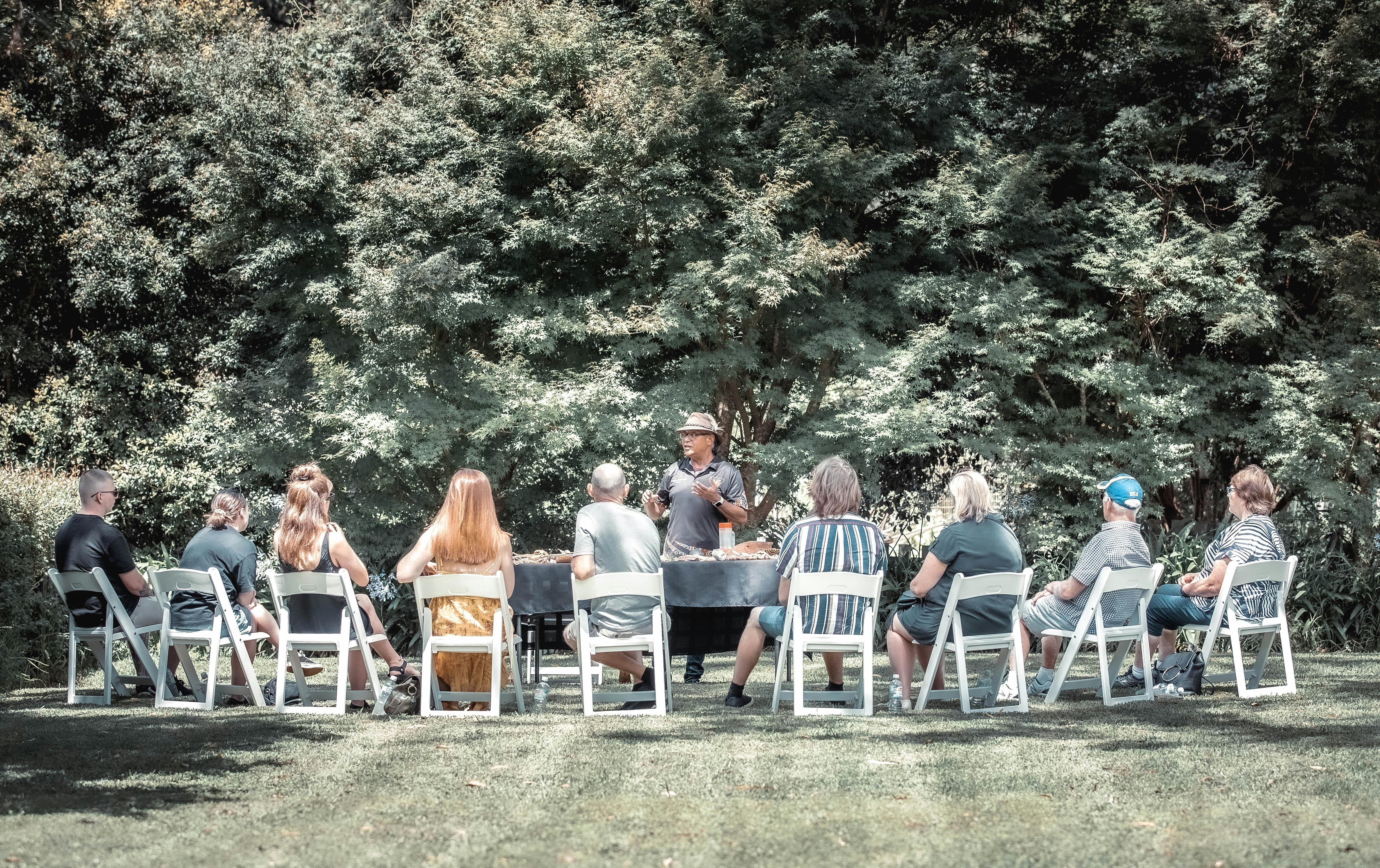 부시 터커와 와인 시음