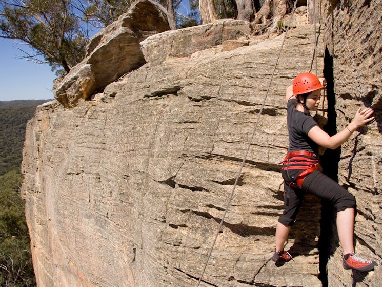 Learn to rockclimb in australia at our climbing school, learn mountaineering