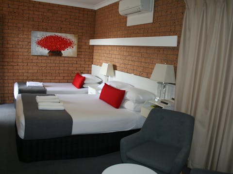 Moree Accommodation Nsw Holidays Amp Accommodation Things