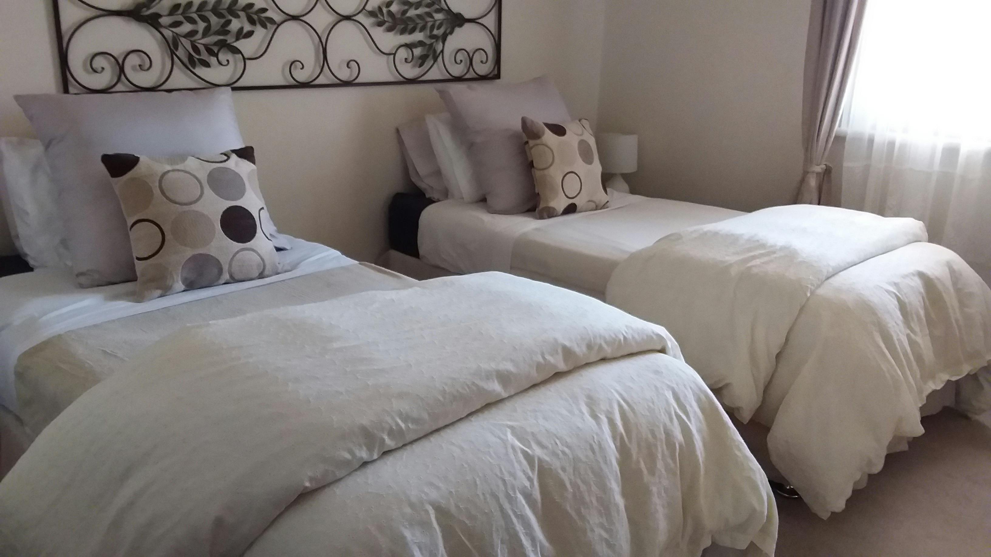 king into 2 singles unit 1