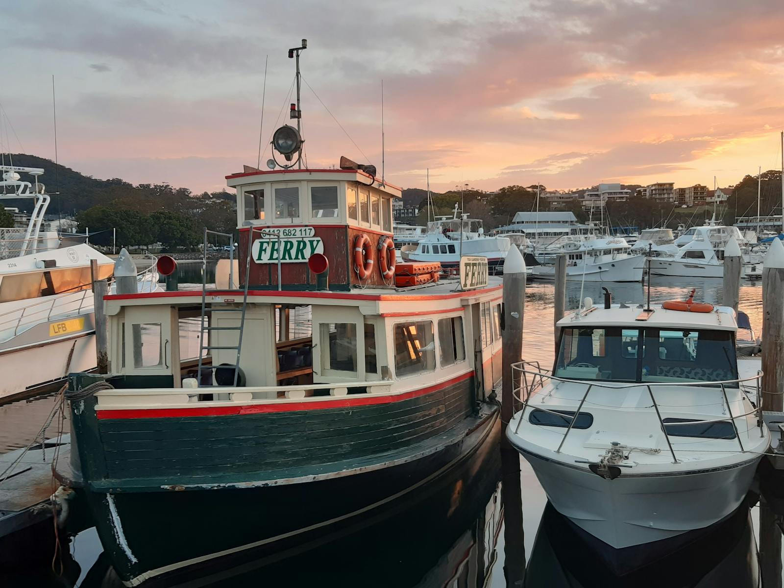 Ferry Nelson Bay to Tea Gardens
