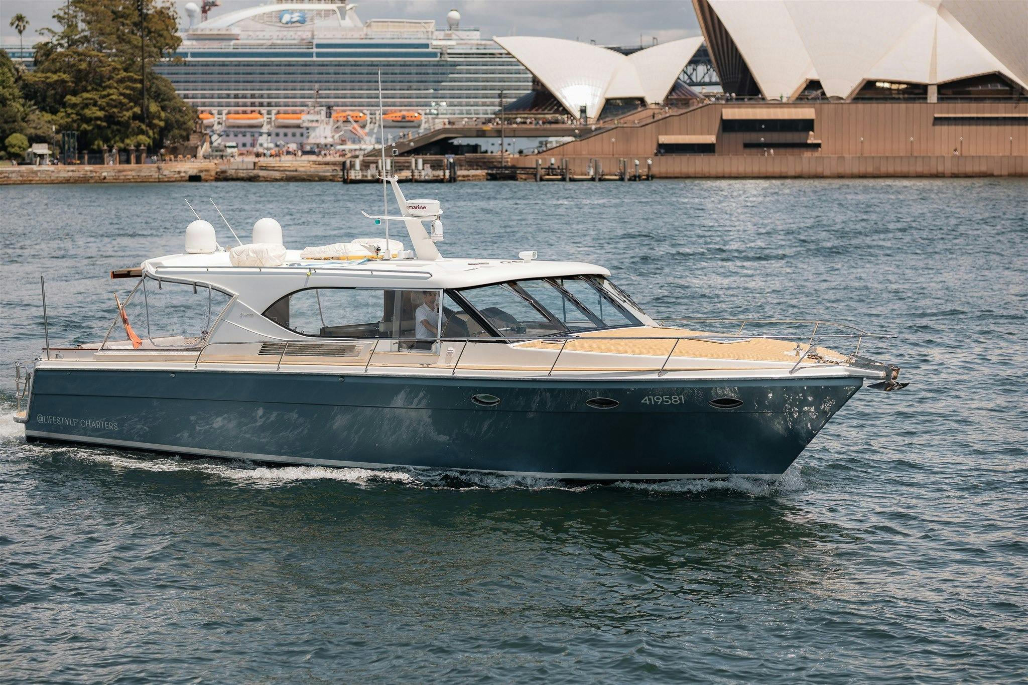 2hr Luxury Sydney Harbour Sunset Cruise on Felix