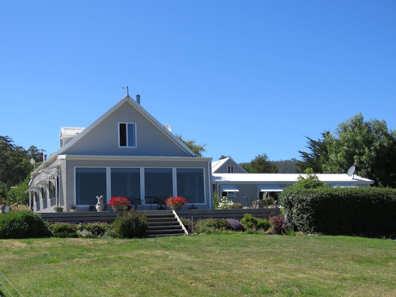 Cottage from front garden