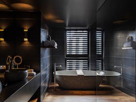 Luxury Waterfront Suite - Bathroom