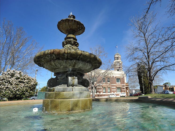 Royal Doulton Hankinson Memorial Fountain