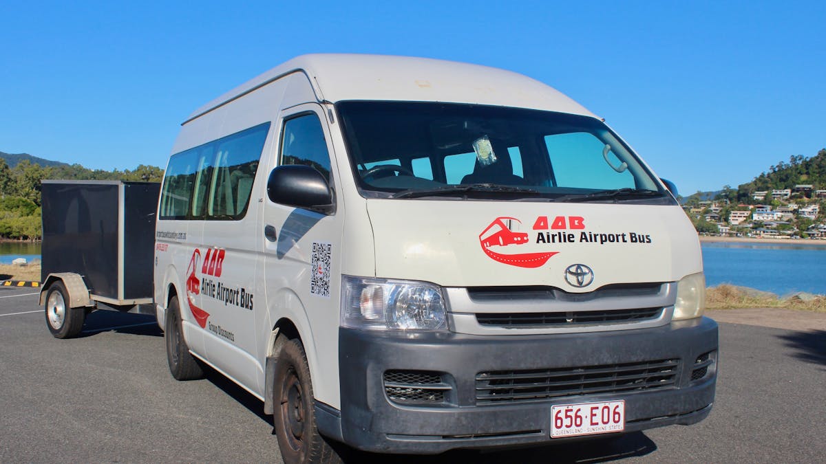 Airlie Airport Bus