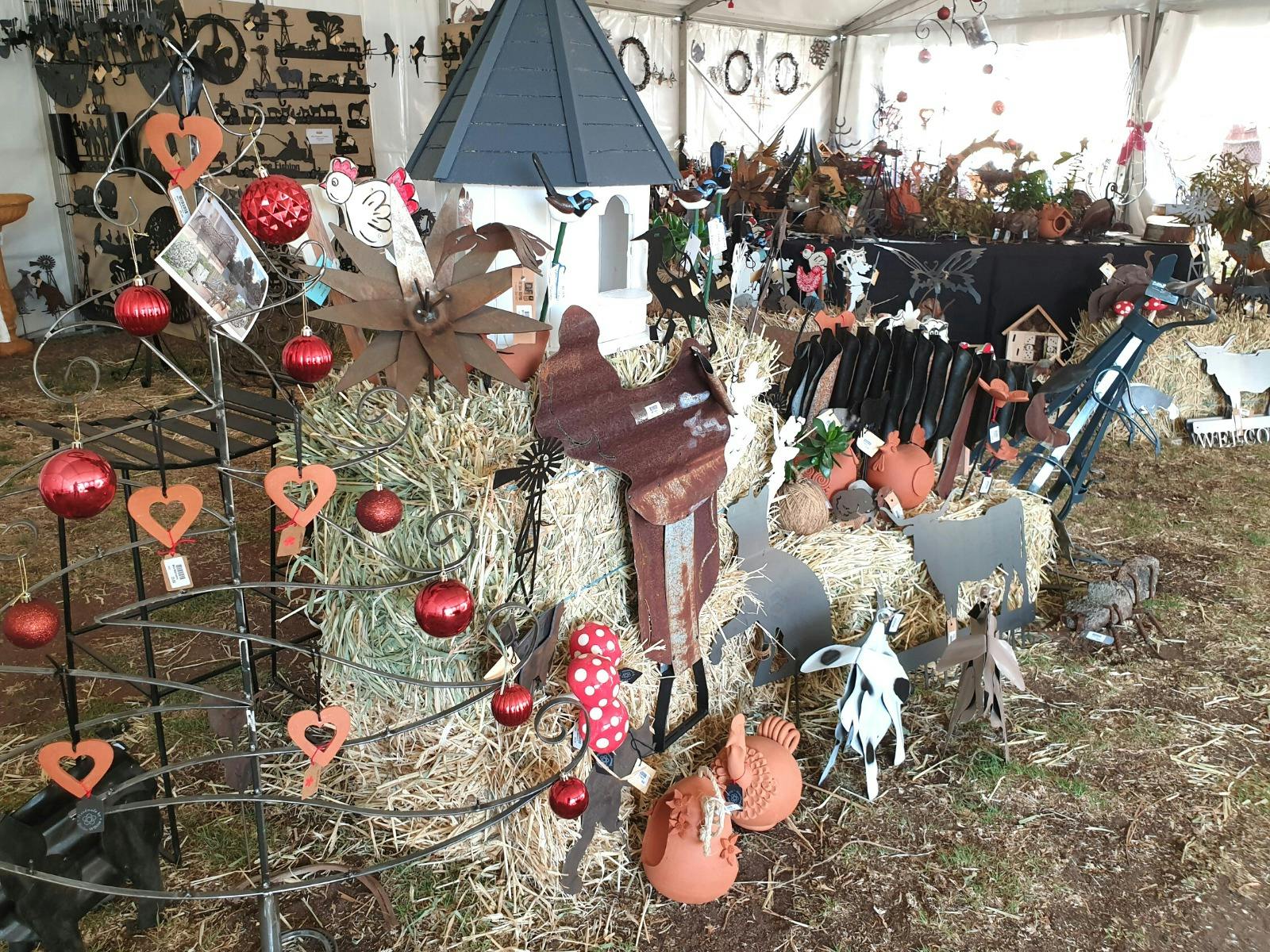 range of garden art
