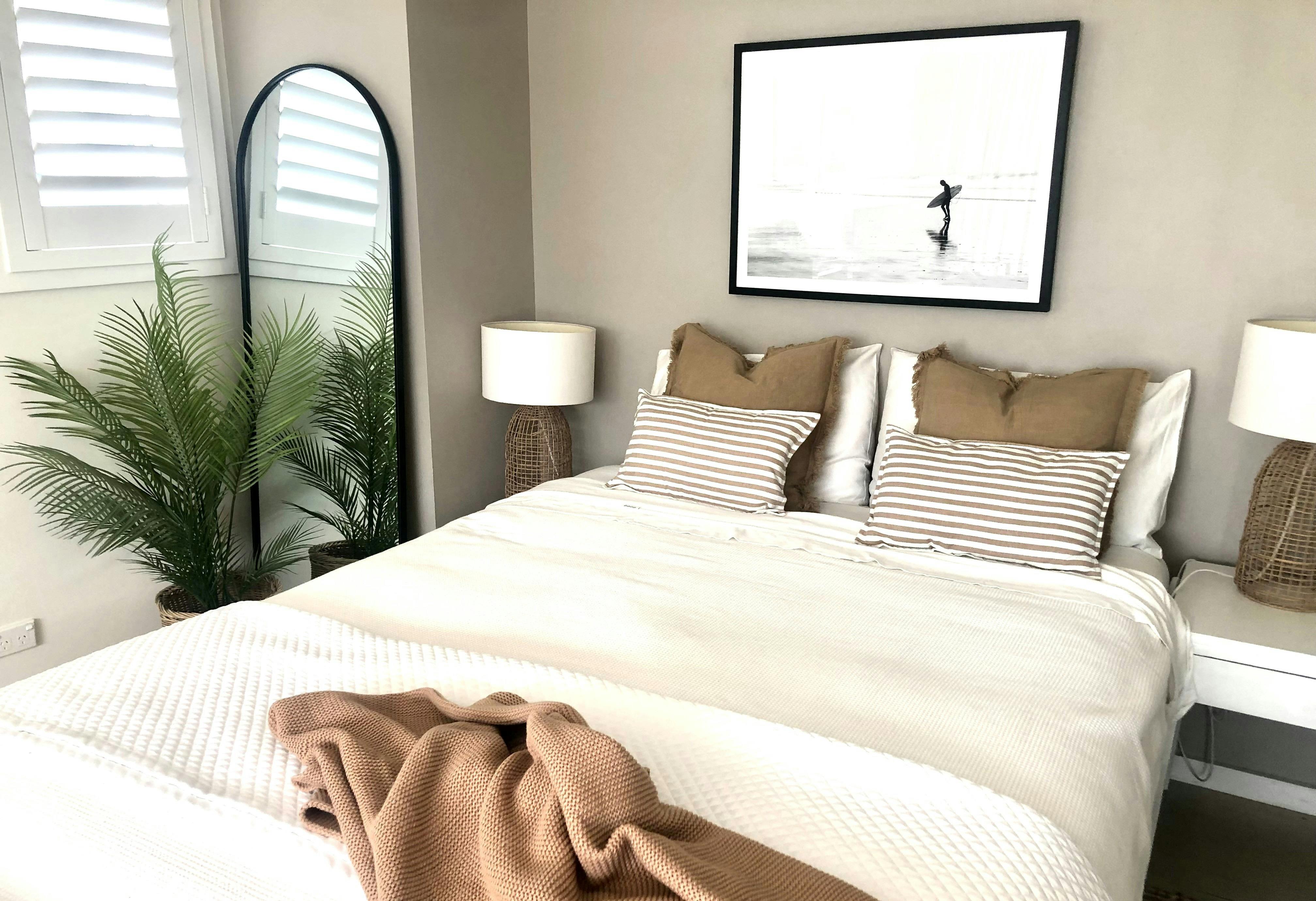 Queen bed-luxury linens