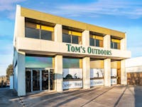 Image: Tom's Outdoors Retail and Guide Services