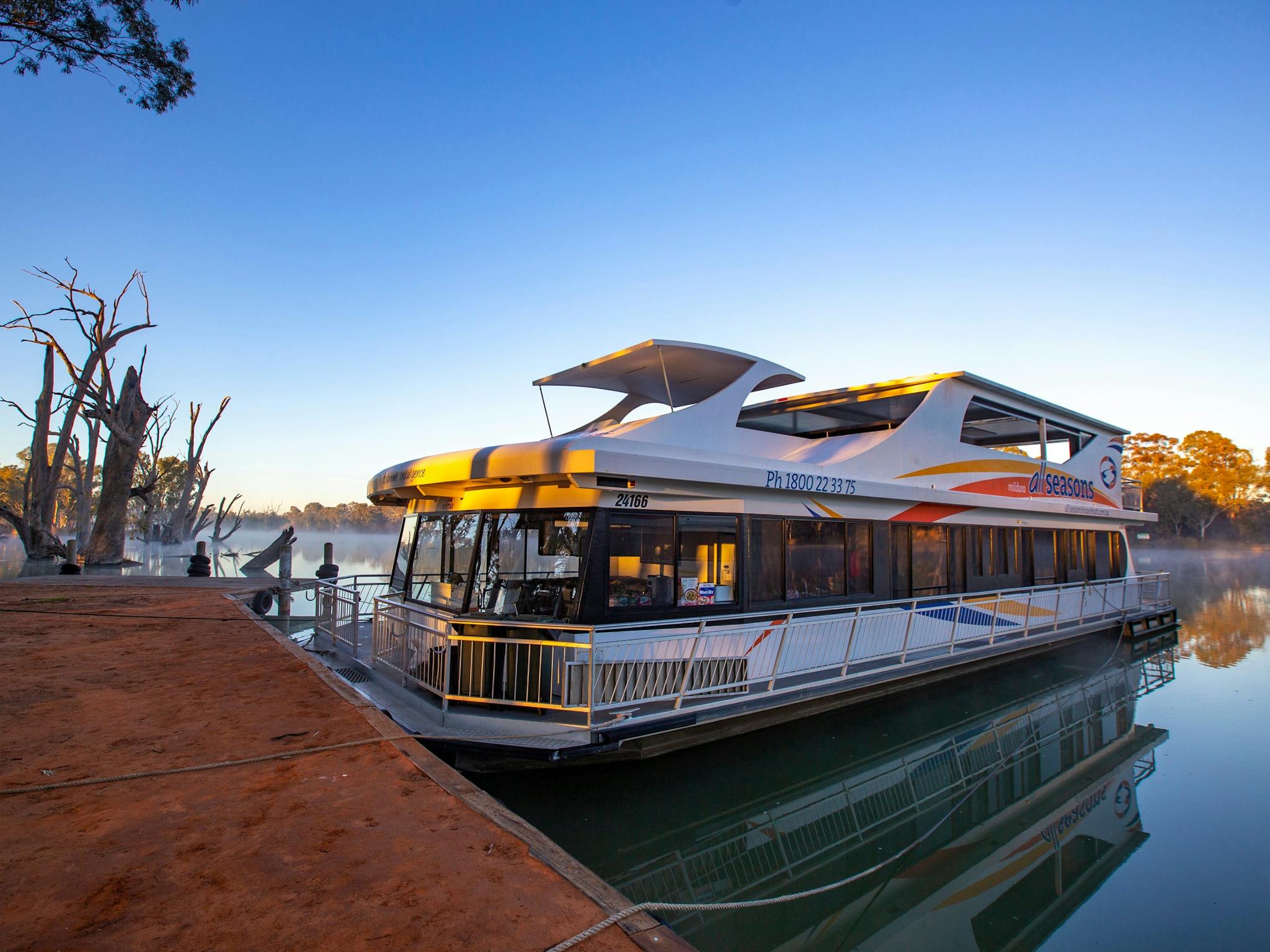 All Seasons Houseboats