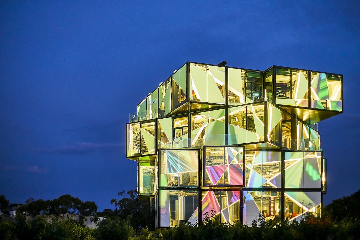The d'Arenberg Cube at night