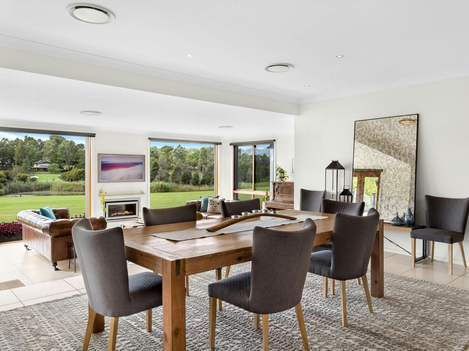 Peppertree Ponds dining area