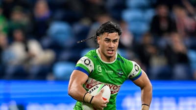 Canberra Raiders player Kaeo Weekes running the ball.