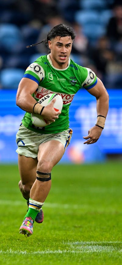 Canberra Raiders player Kaeo Weekes running the ball.