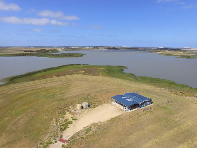 Coorong Island Retreat