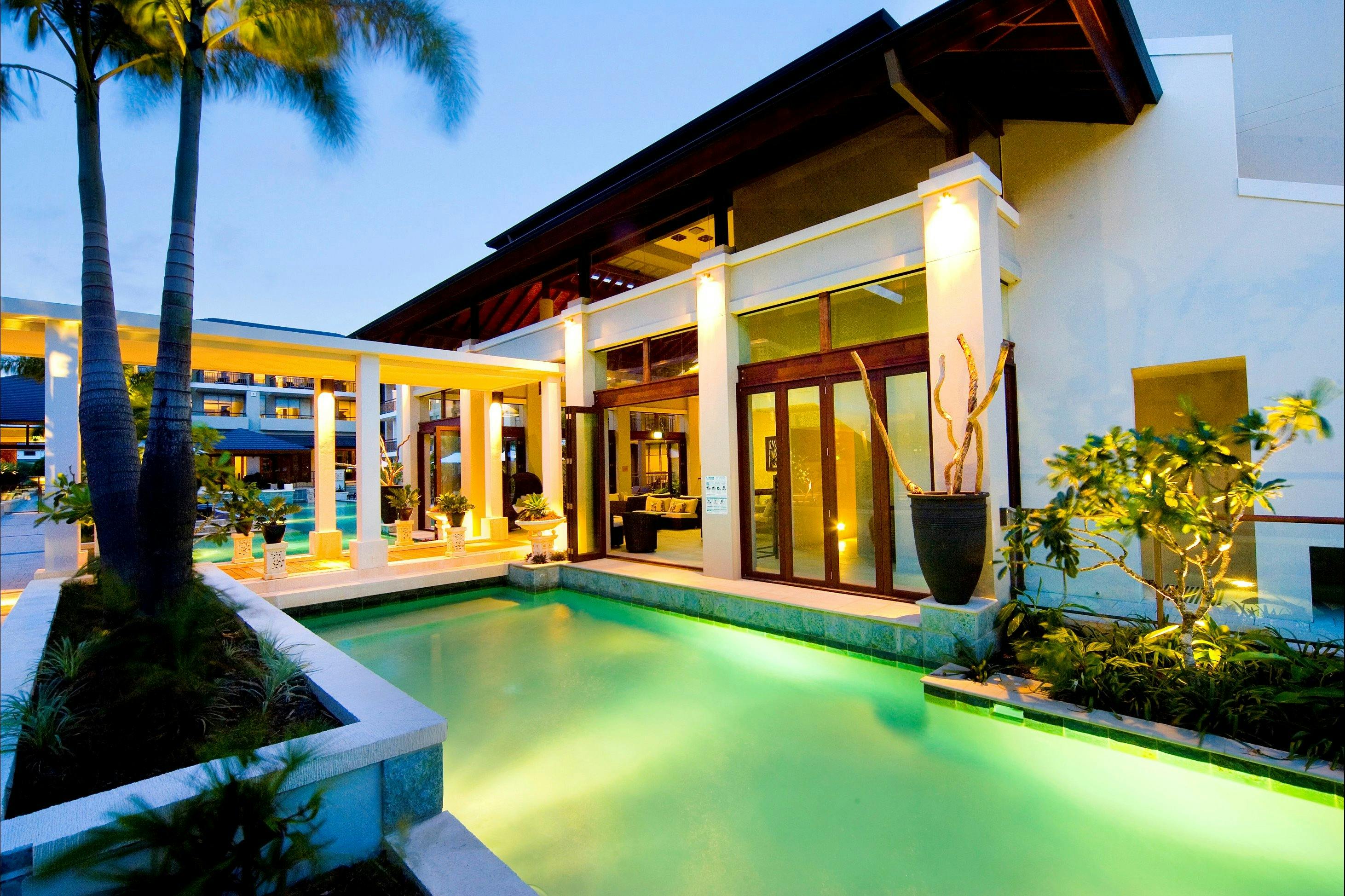 Garden Pool - Heated 26 degrees all year round