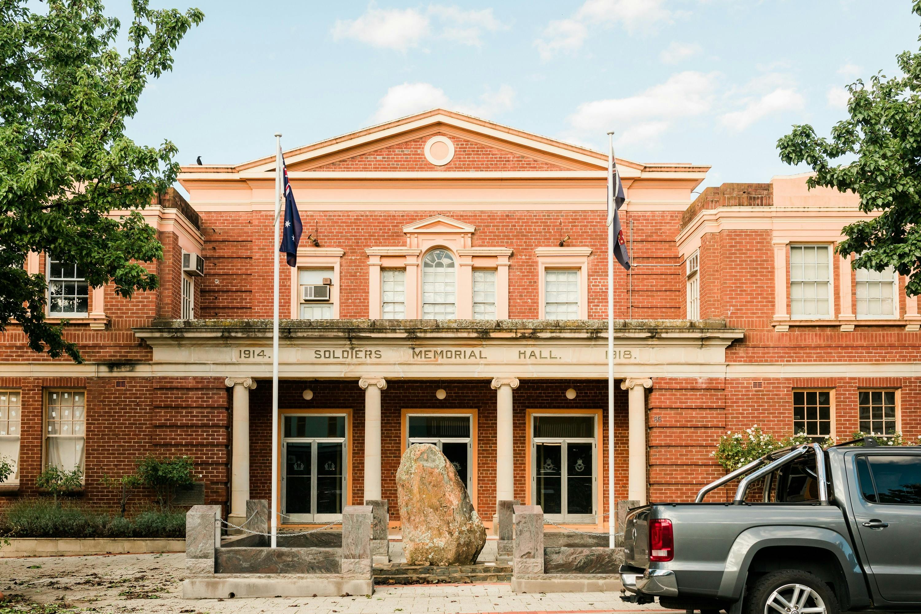 Yass Town Walk NSW Holidays & Things to Do