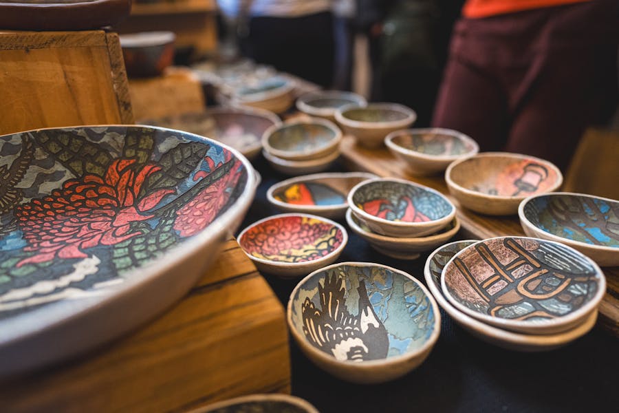 table of ceramic plates