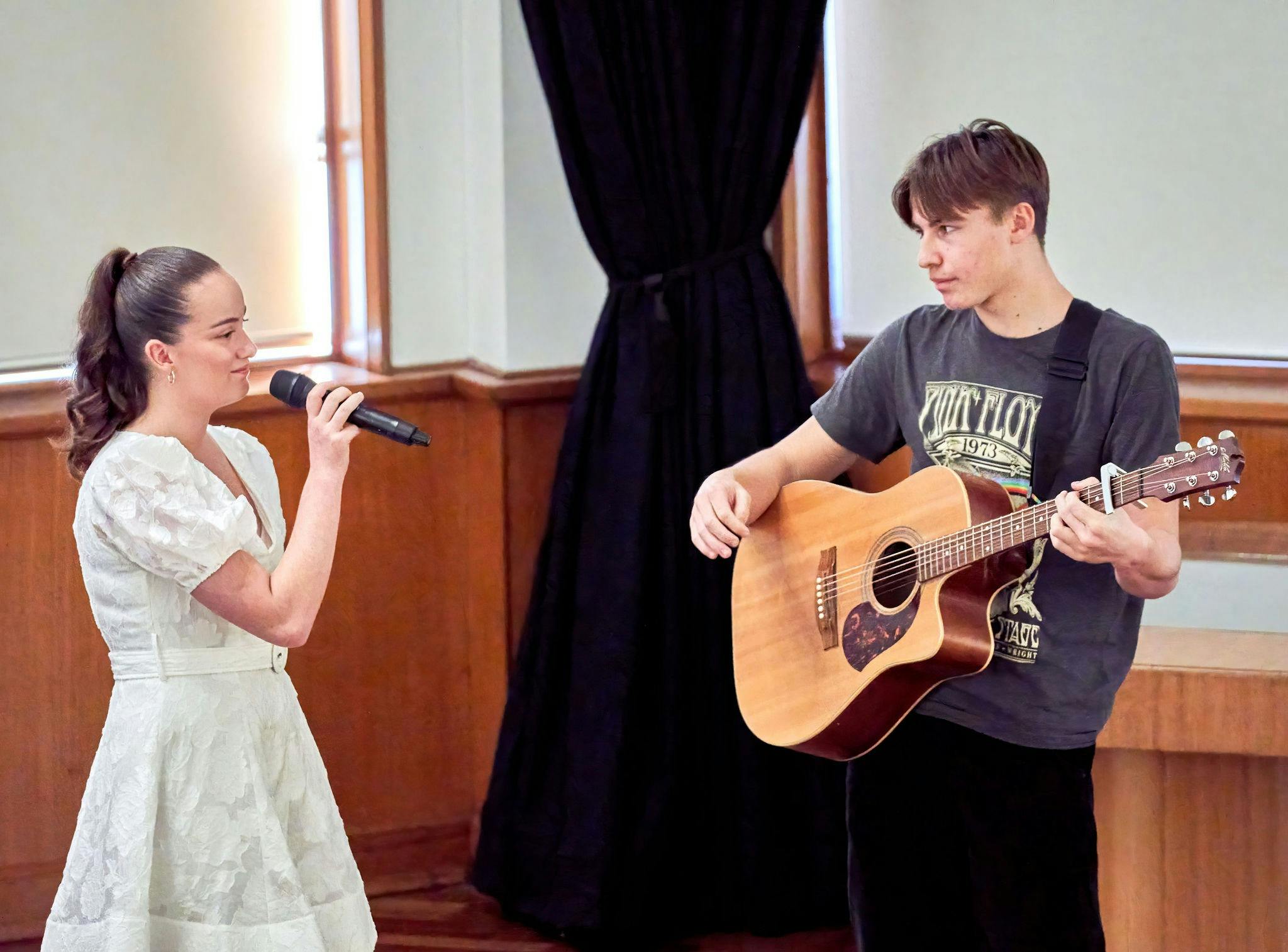 Young Singers - Sydneyand Jagger
