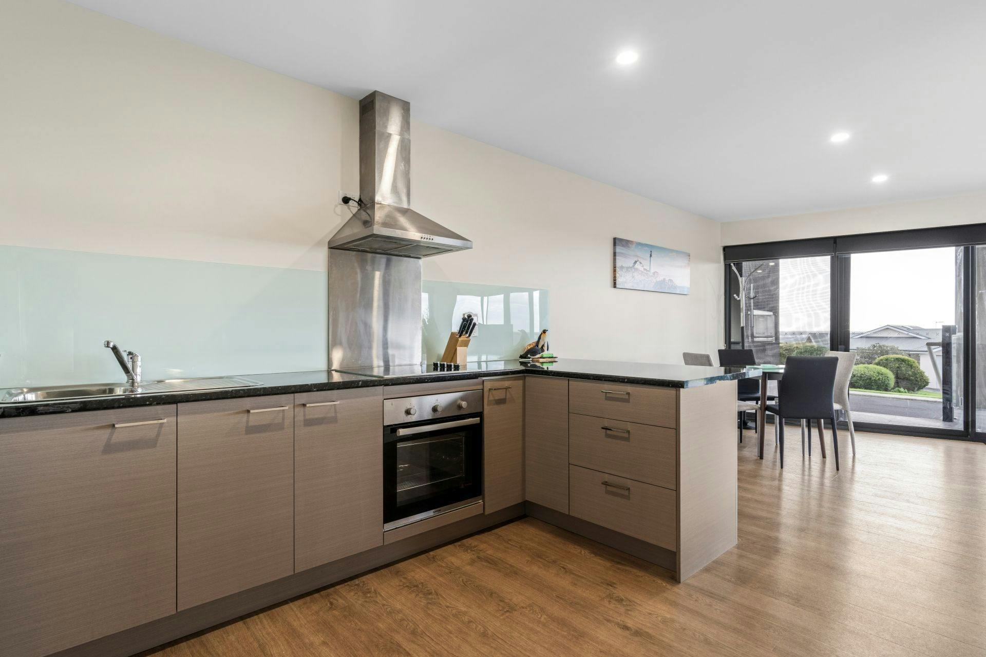 Albatross Apartments, Unit 3