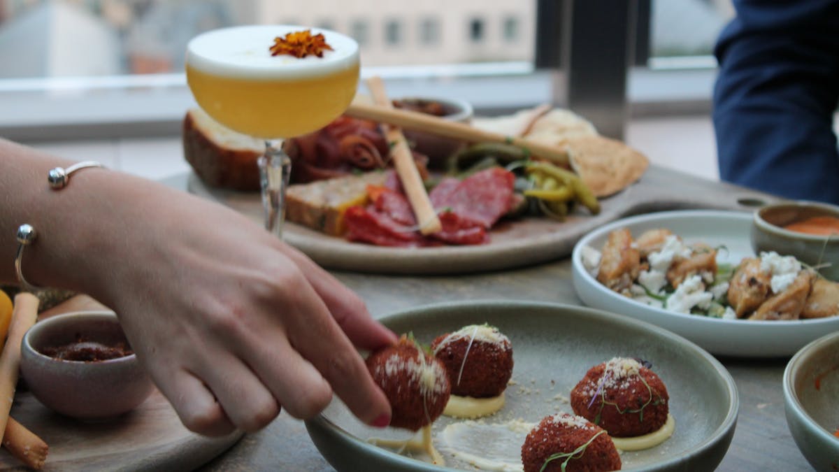 Sixteen Antlers Cocktails and Tapas