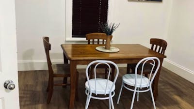 Crookwell Cottage dining area