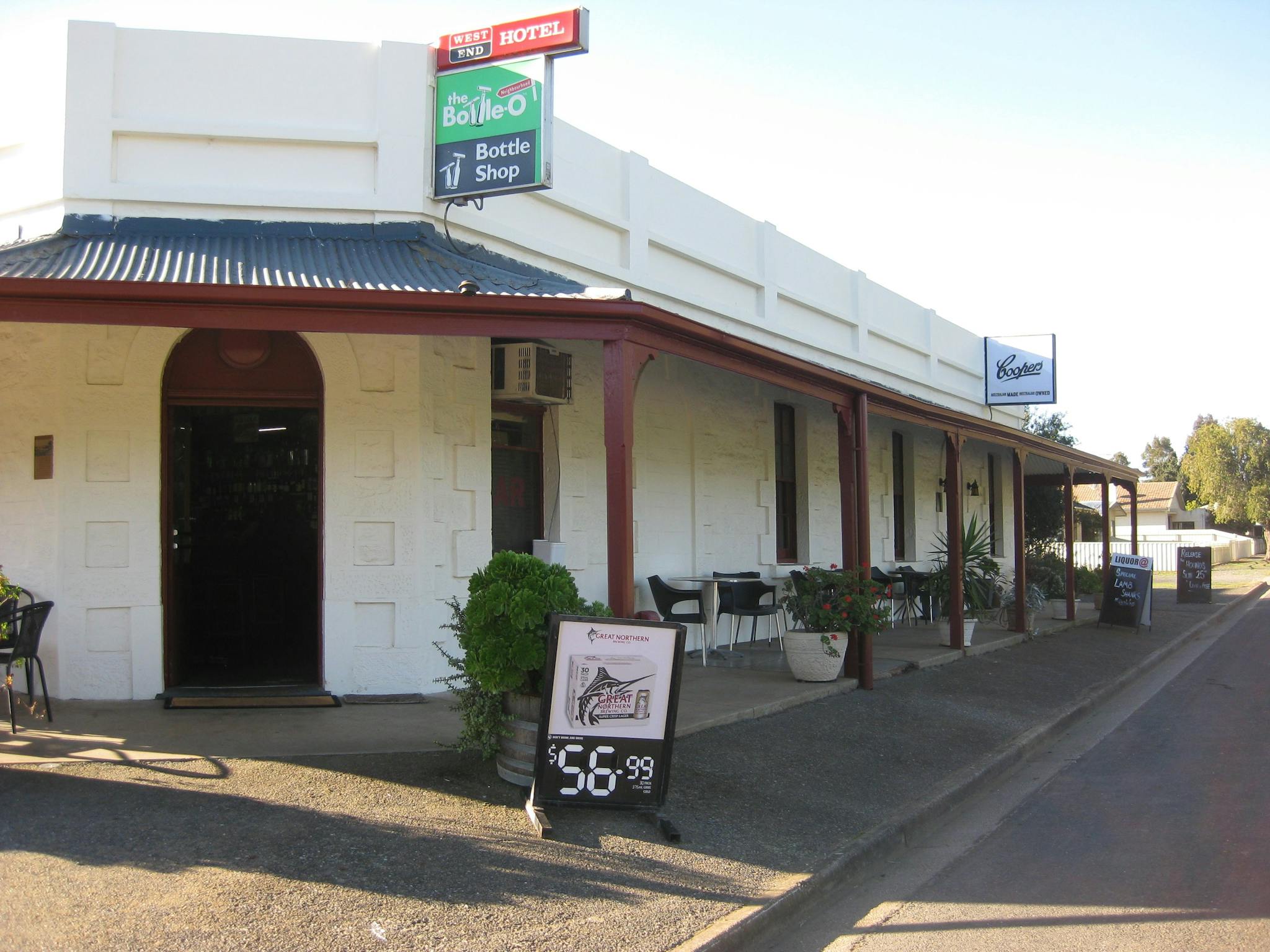 Gilbert Valley Hotel