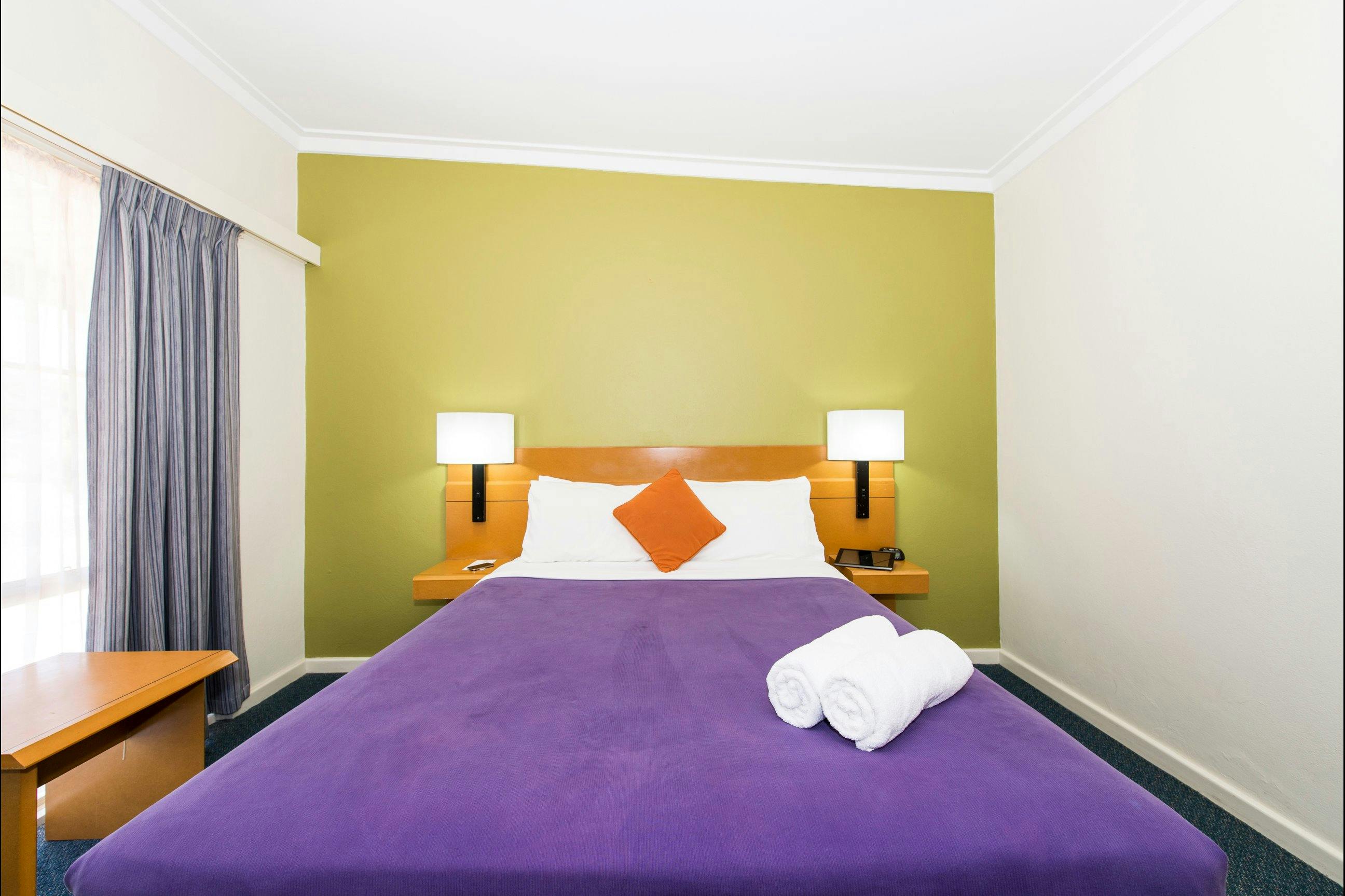 Queen Room at ibis Styles Gerladton