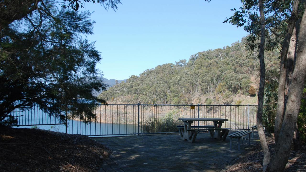 Dartmouth Dam Wall Picnic Area