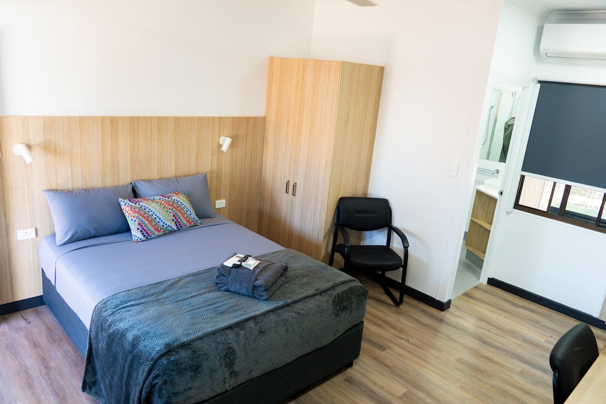 Queen Executive with Kitchenette