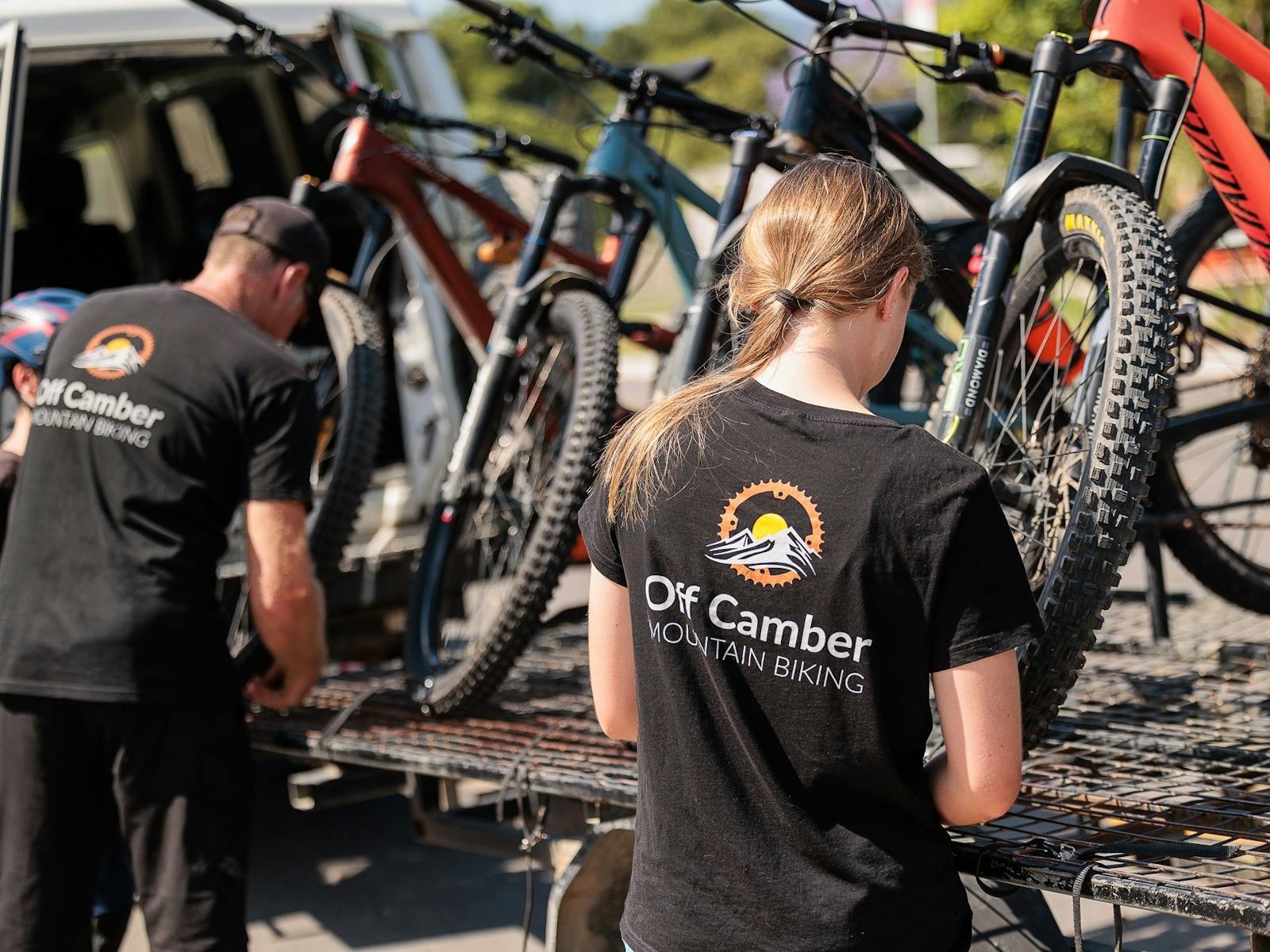 Tying down bikes on MTB shuttle trailer