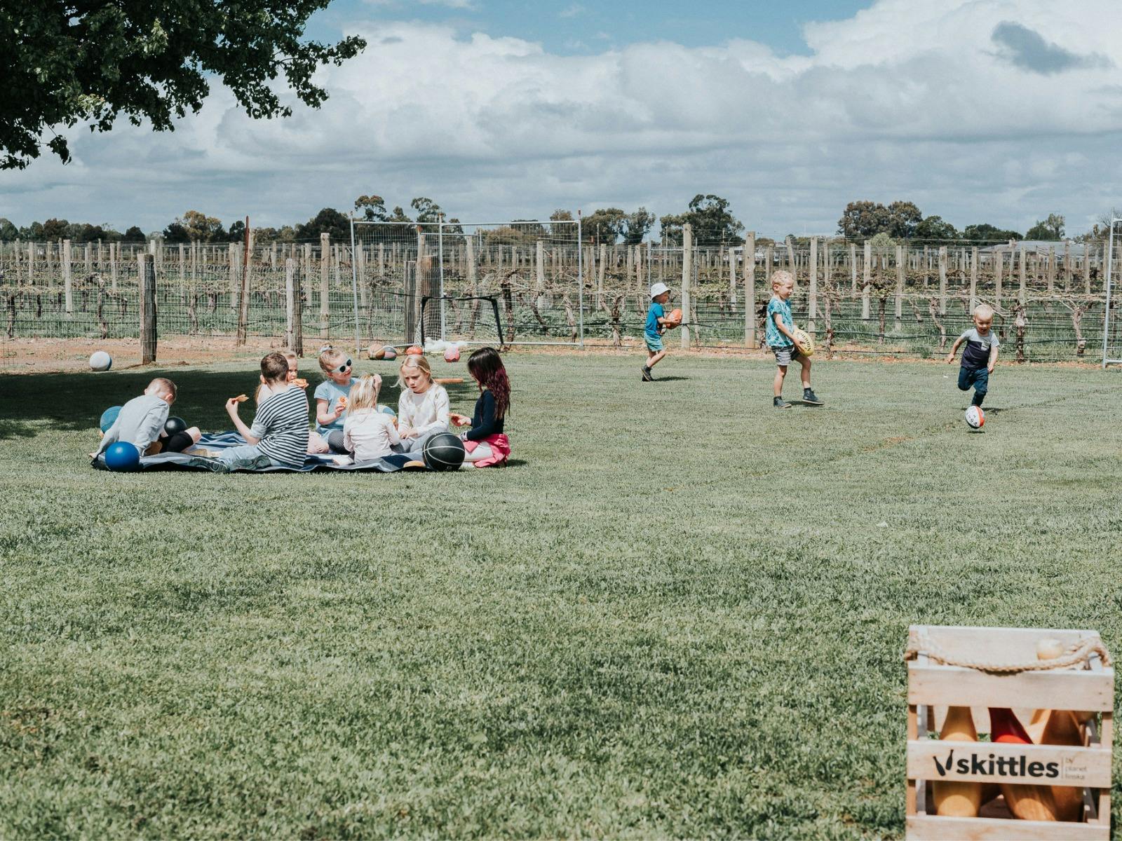 Wood-Fired Pizza & Live Tunes at Raidis Estate | 8th March 25