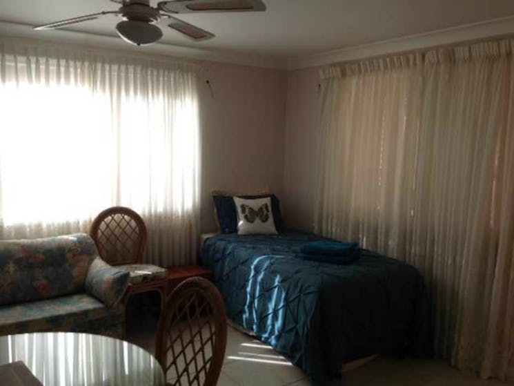 Papillon Overnight Stays Young NSW 2594 Bedroom