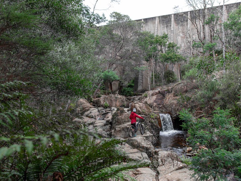 Mount Paris Dam