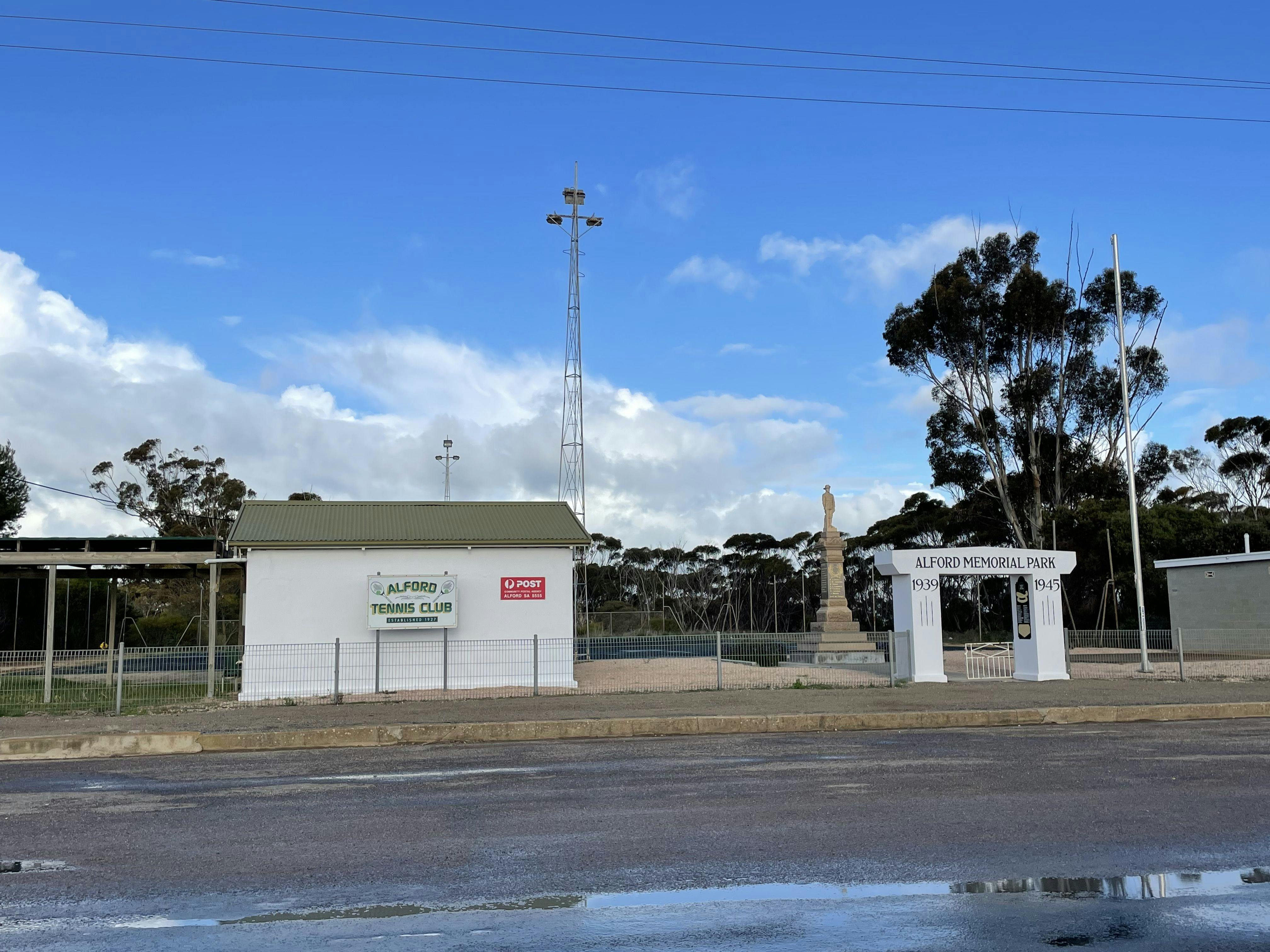 Alford Tennis Courts