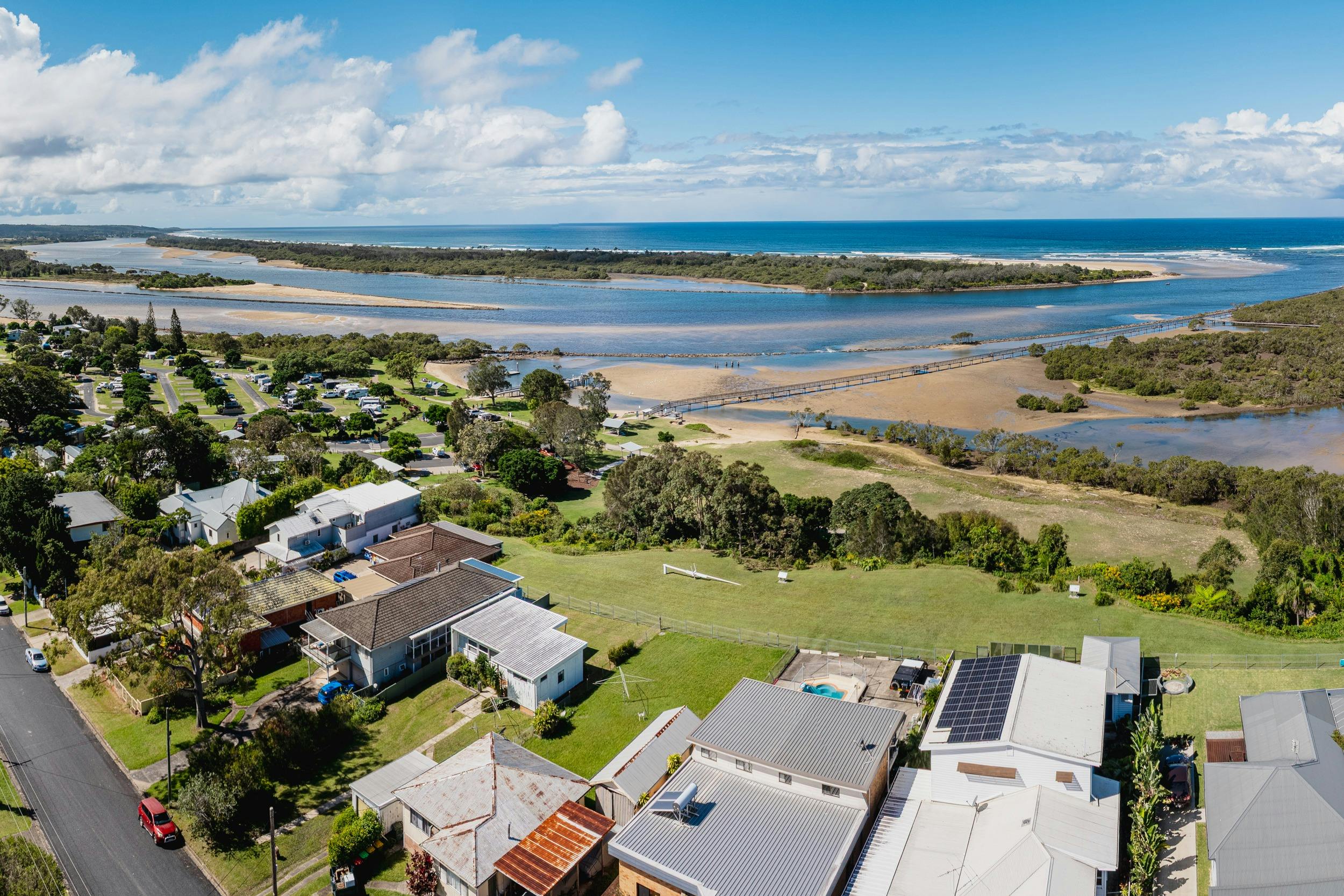 Drone towards Urunga Lido