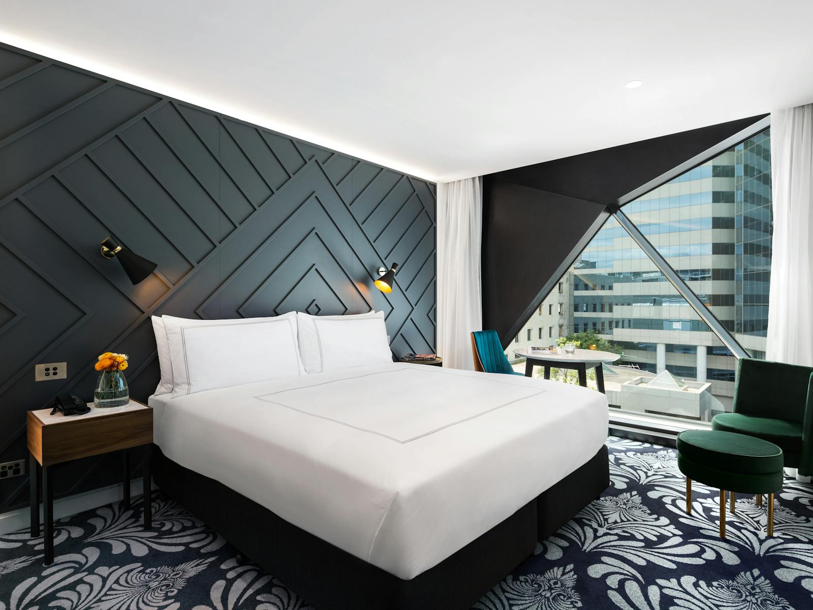 Banksia Rooms enjoy city aspect views and have  49-inch HD smart TV, Bluetooth speakers and WiFi.