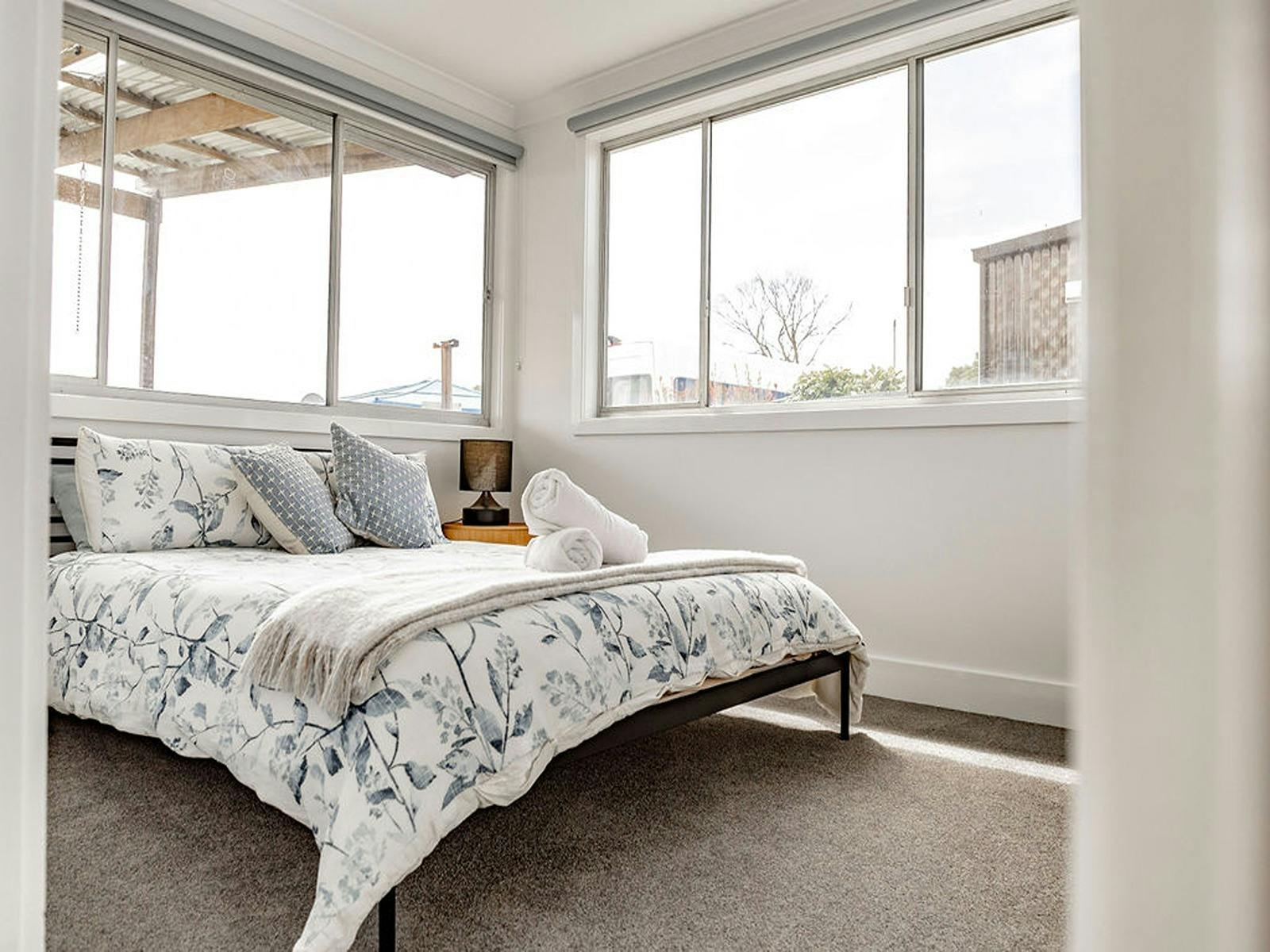 Bedroom 1 - Queen bed