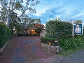 Entrance to Milton B&B with off street parking Entrance to Milton B&B with off street parking